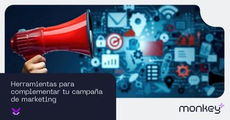 Ilustración de manos sosteniendo un celular con botón de pago y monedas digitales alrededor