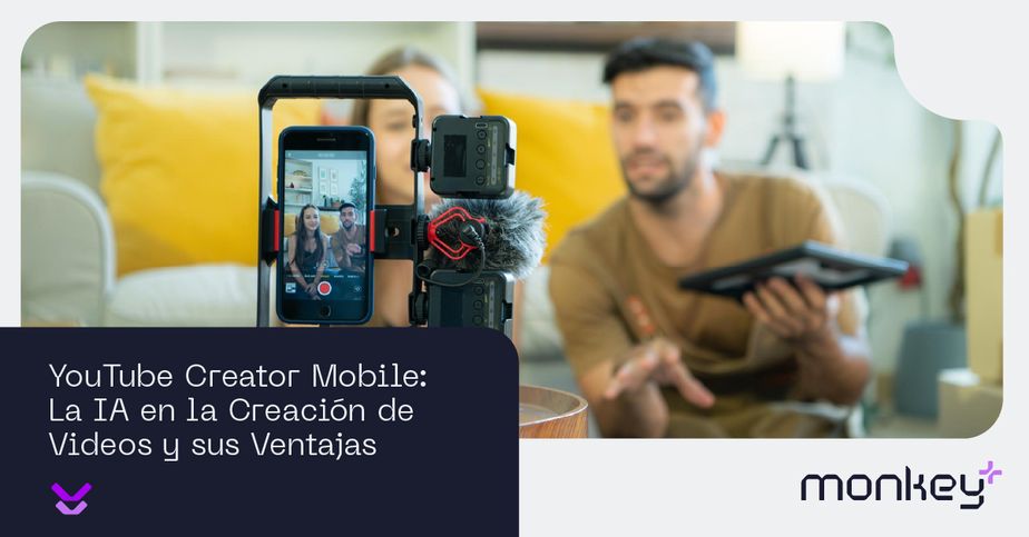 YouTube Creator Mobile: la IA en la creación de videos y sus ventajas Hombre y mujer grabando un video con smartphone montado en trípode y micrófono